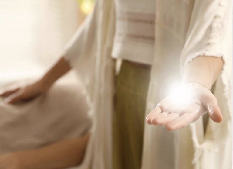 Reiki Healing in Calgary: Restore Balance, Reduce Stress, and Reconnect With Yourself